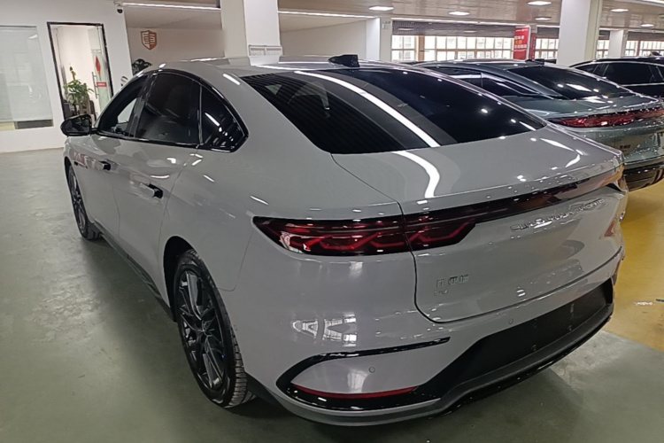 2026 #5 2026 изображение автомобиля #5