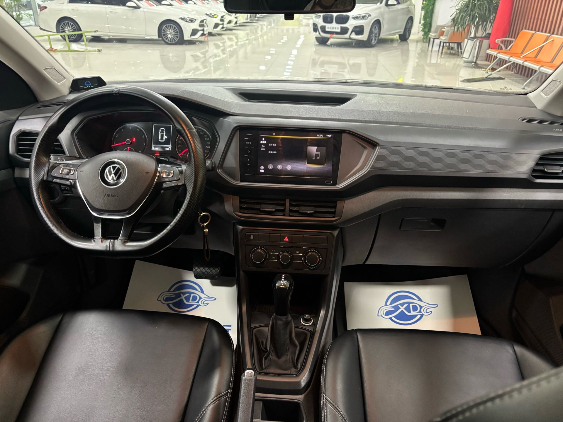Volkswagen T-Cross 2021 #3 Volkswagen T-Cross 2021 car image #3