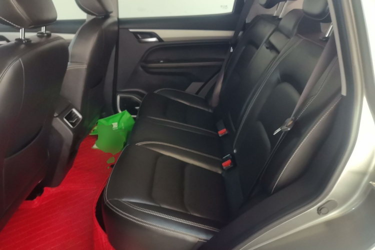 GEELY Vision X6 2020 immagine di auto #17