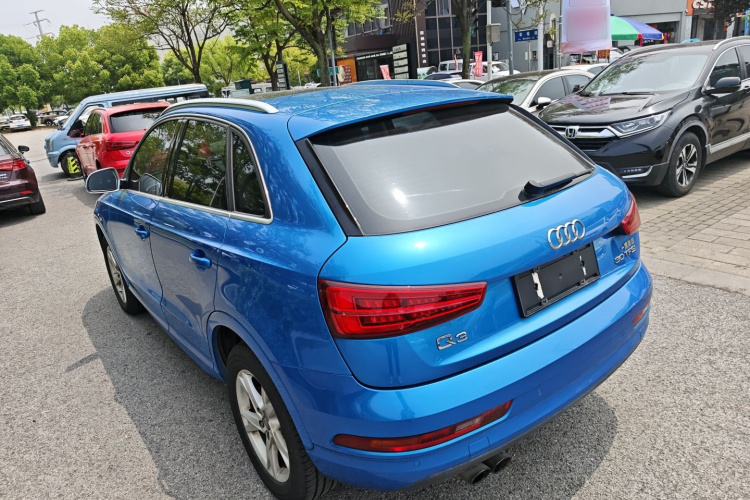 Audi Q3 2018 car image #5