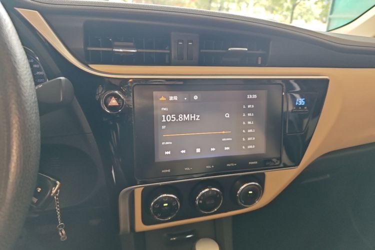 Toyota Corolla 2019 #19 Toyota Corolla 2019 car image #19
