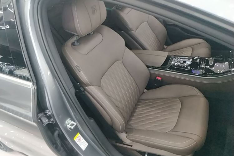 BYD Han 2024 car image #24