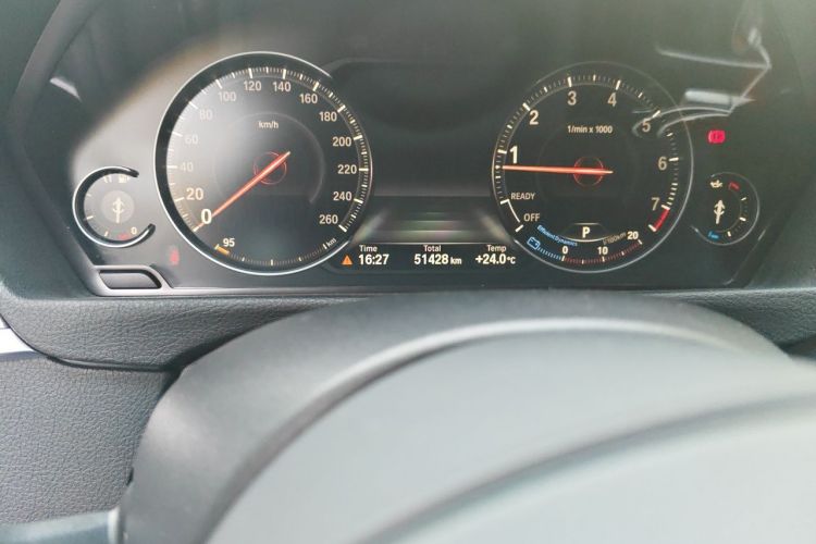 BMW 3 Series 2018 car image #10