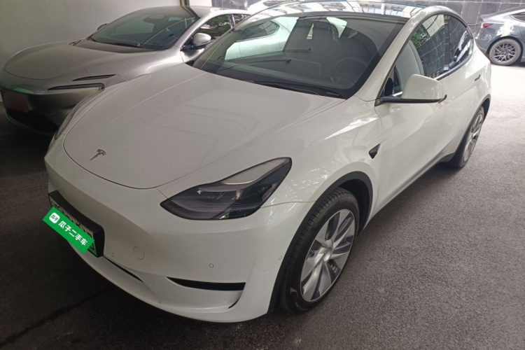 Tesla Model Y 2022 #2 Tesla Model Y 2022 car image #2