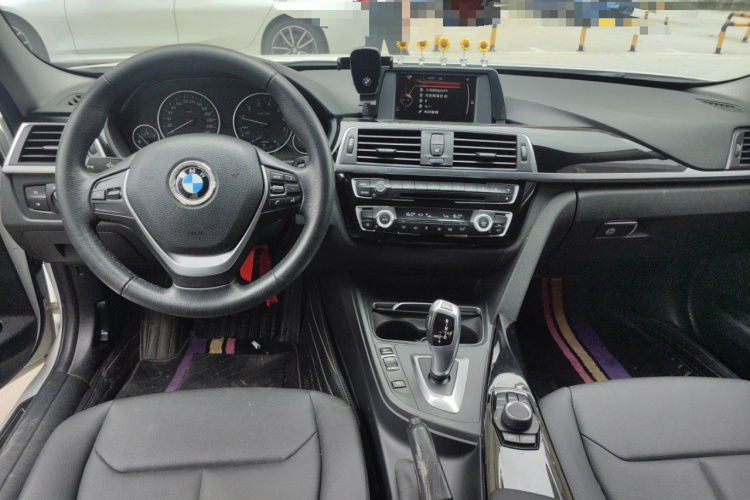 BMW 3 Series 2017 car image #10