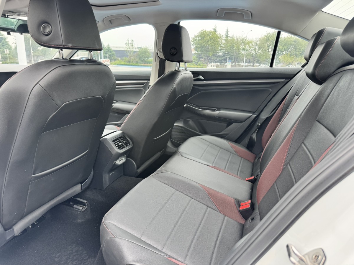 Volkswagen Bora 2021 immagine di auto #11