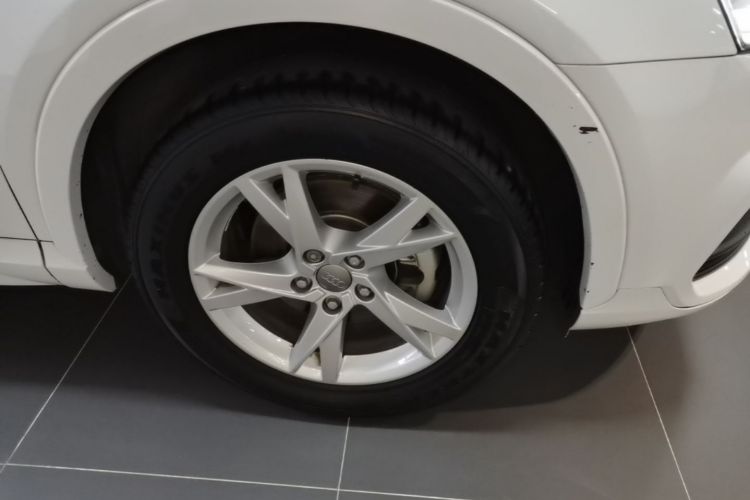 Audi Q3 2017 imagem de carro #9