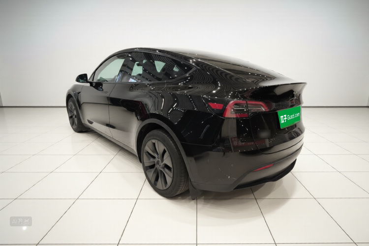 Tesla Model Y 2023 #5 Tesla Model Y 2023 car image #5