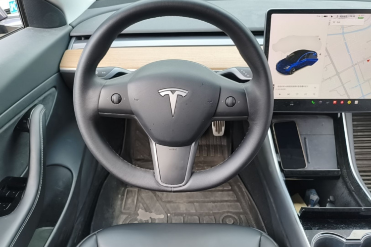 Tesla Model 3 2020 car image #11