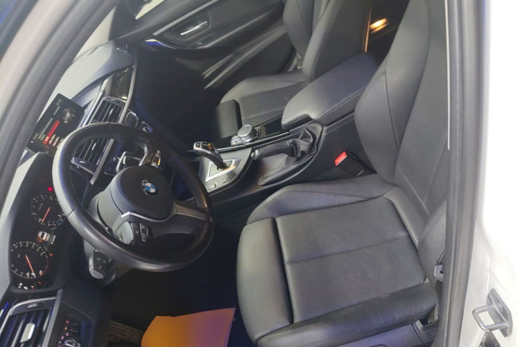 BMW 3 Series 2019 #15 BMW 3 Series 2019 car image #15
