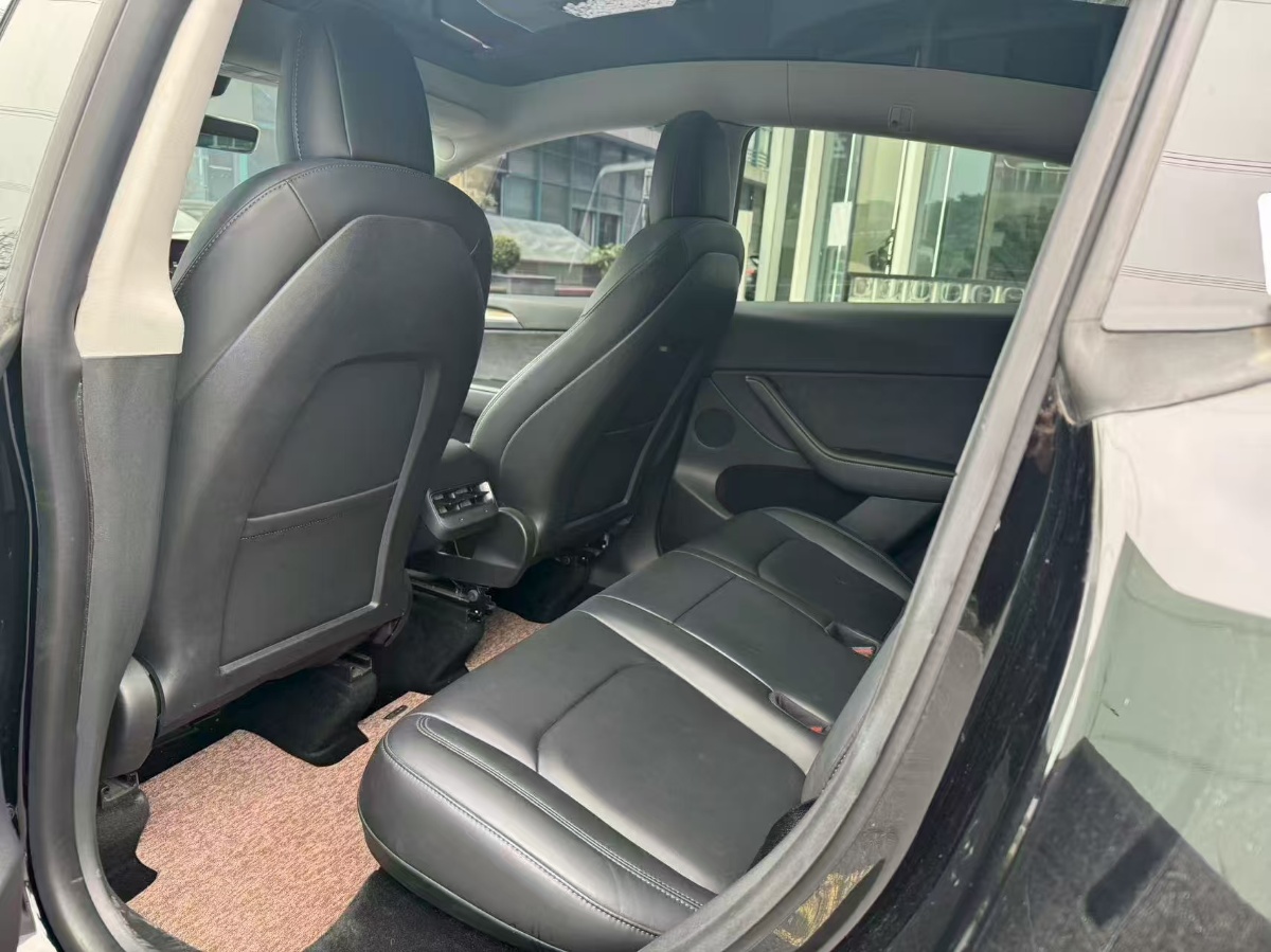 Tesla Model Y 2022 car image #5