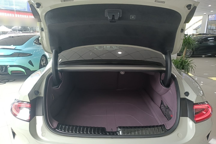 MI SU7 2024 immagine di auto #19