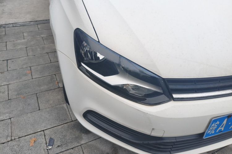 Volkswagen Polo 2016 car image #8