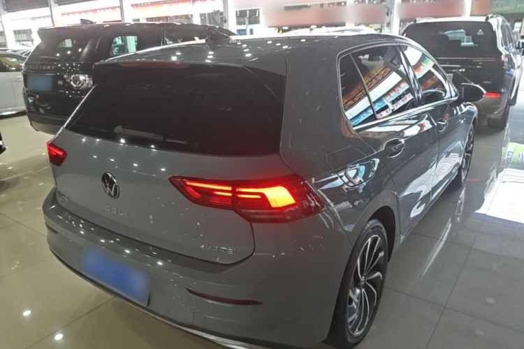 Volkswagen Golf 2022 car image #7