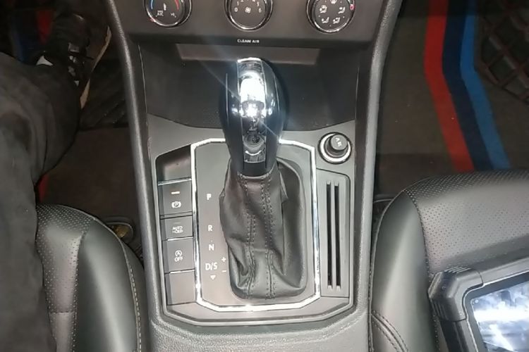 Volkswagen Lavida 2018 car image #14