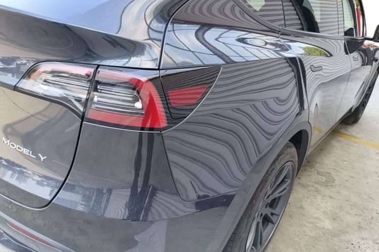 Tesla Model Y 2024 #8 Tesla Model Y 2024 صورة سيارة #8