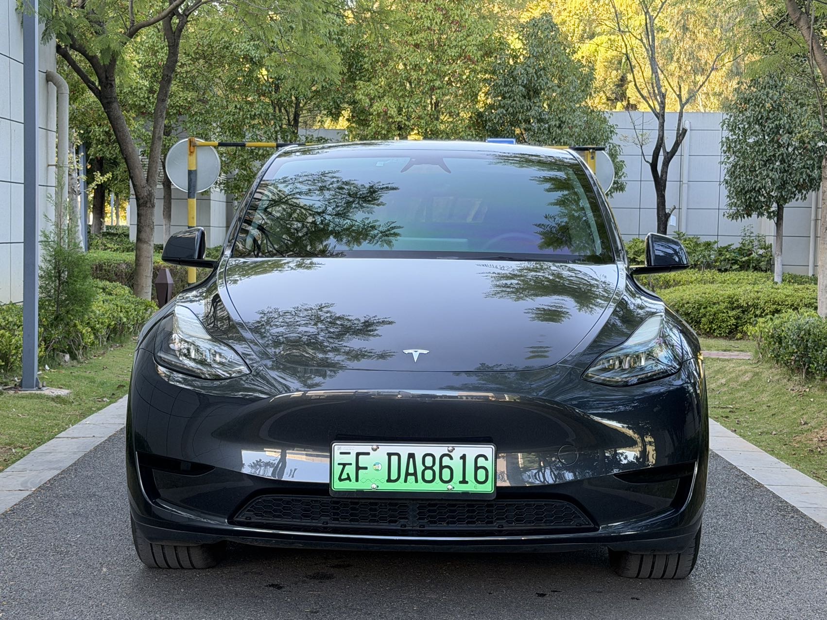 Tesla Model Y 2024 #2 Tesla Model Y 2024 imagen de coche #2