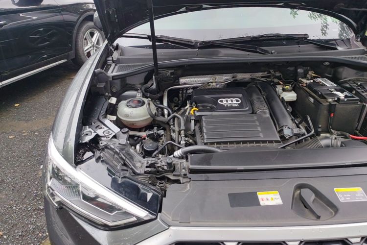 Audi Q3 2023 car image #23