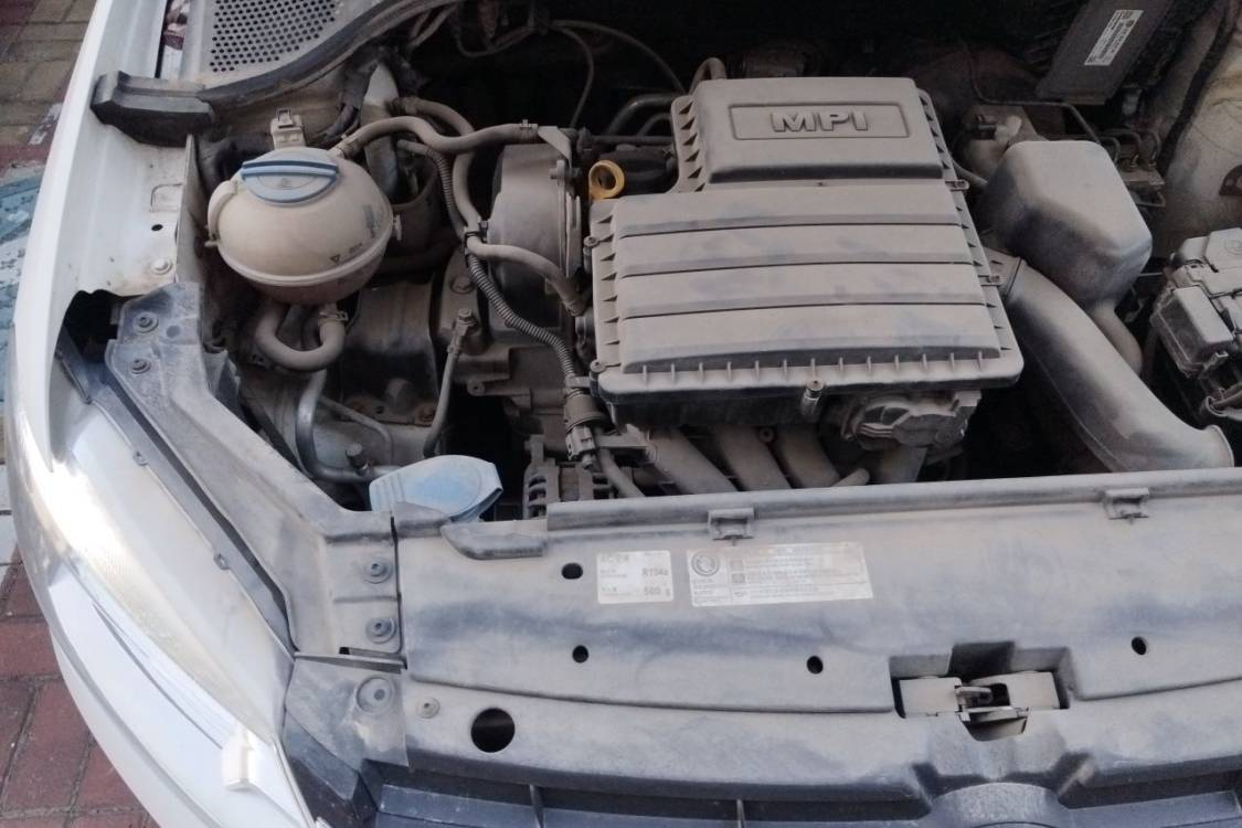 Volkswagen Santana 2015 car image #11