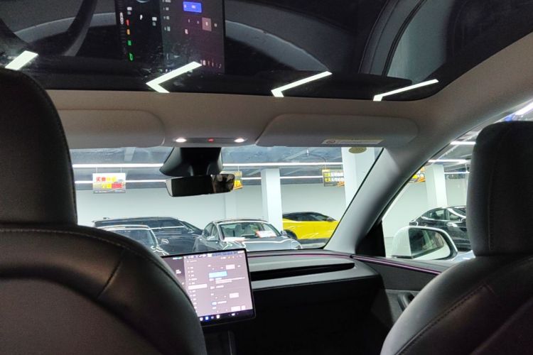 Tesla Model Y 2025 #18 Tesla Model Y 2025 immagine di auto #18