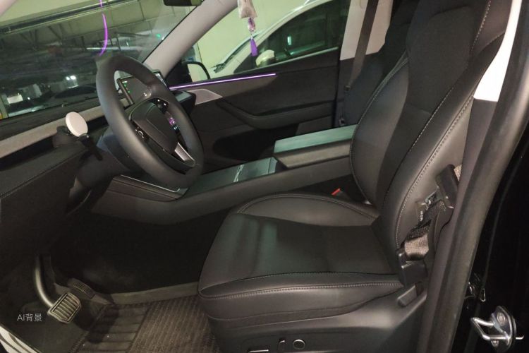 Tesla Model Y 2025 car image #17
