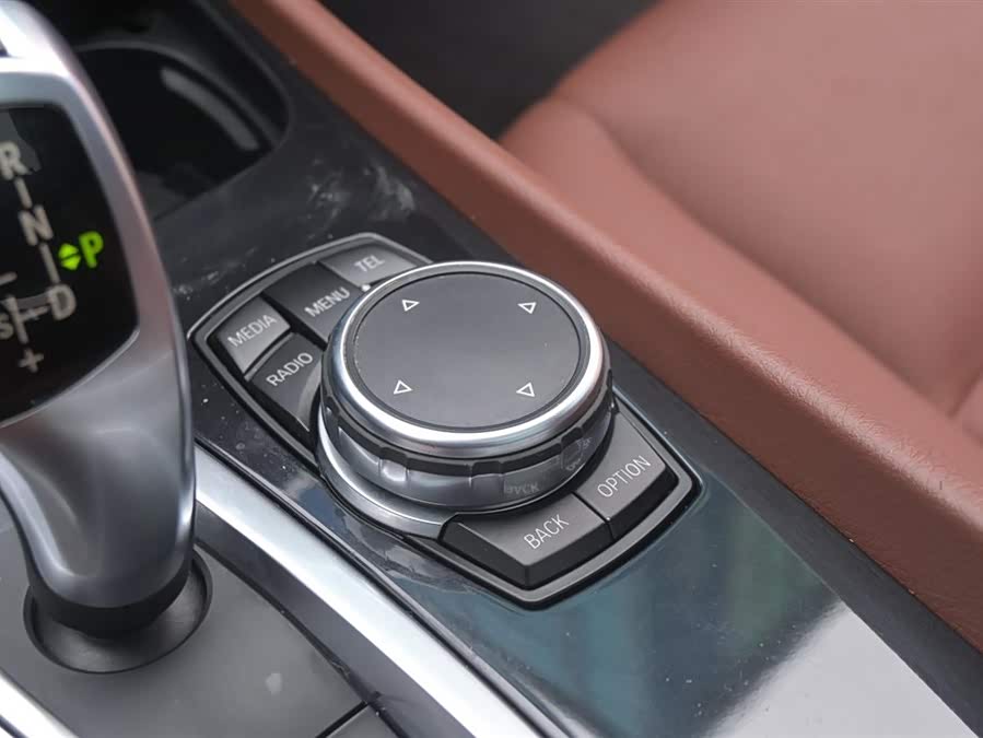 BMW 5 Series GT 2016 #53 BMW 5 Series GT 2016 صورة سيارة #53