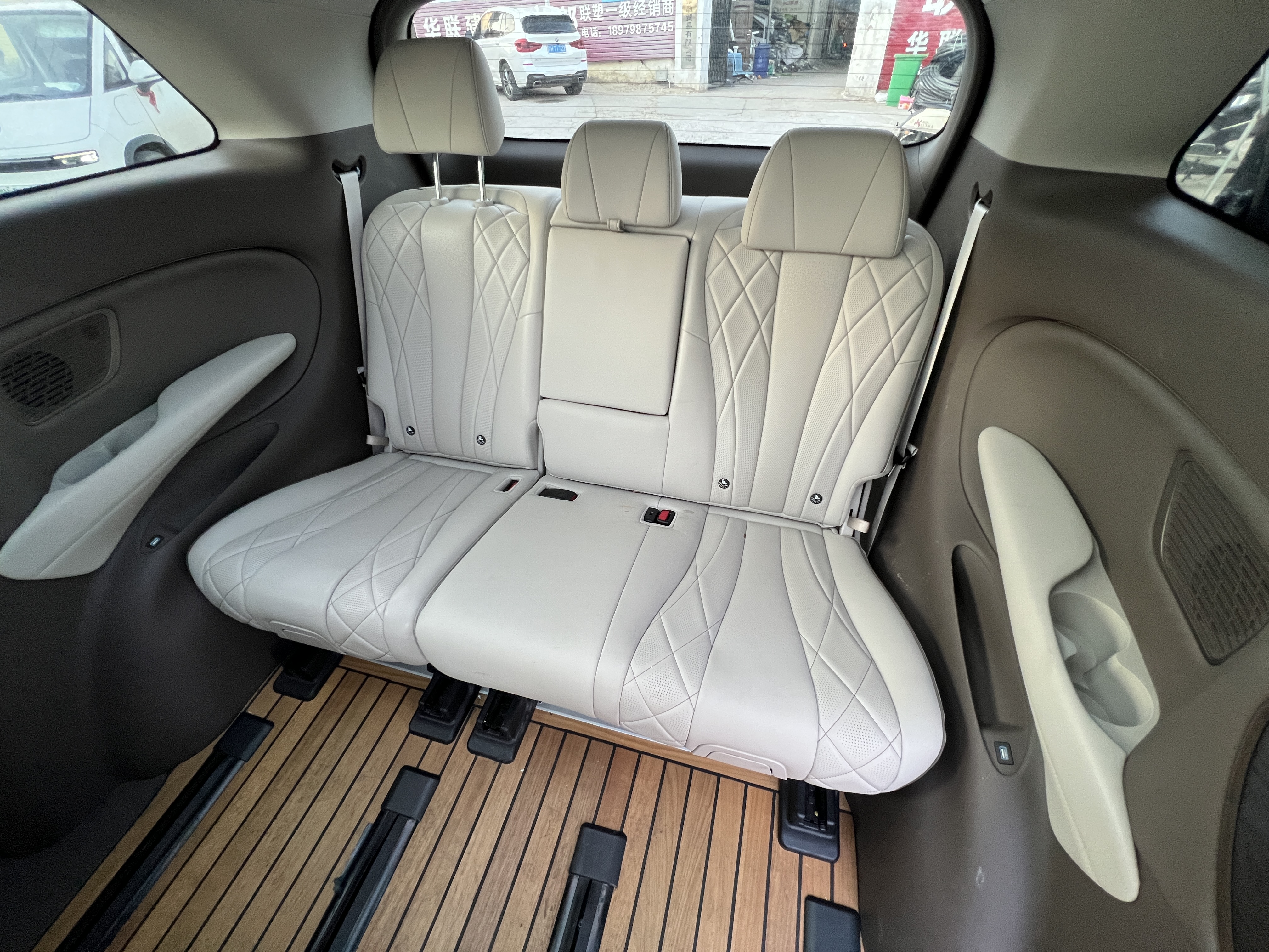 Denza D9 2023 صورة سيارة #53