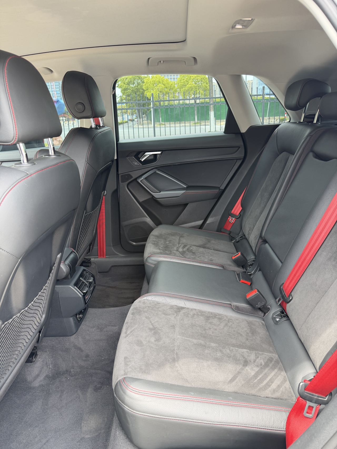 Audi Q3 2020 car image #6