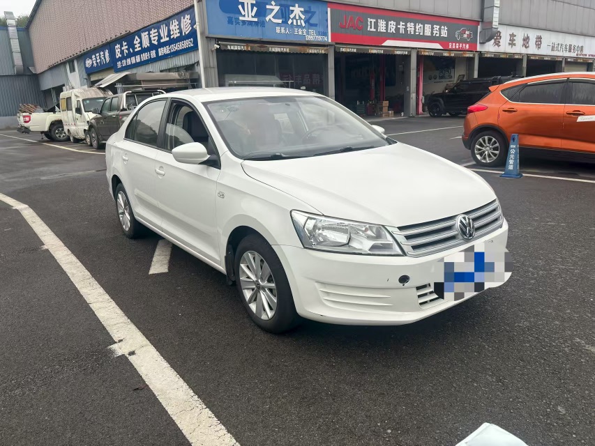 Volkswagen Santana 2015 car image #2