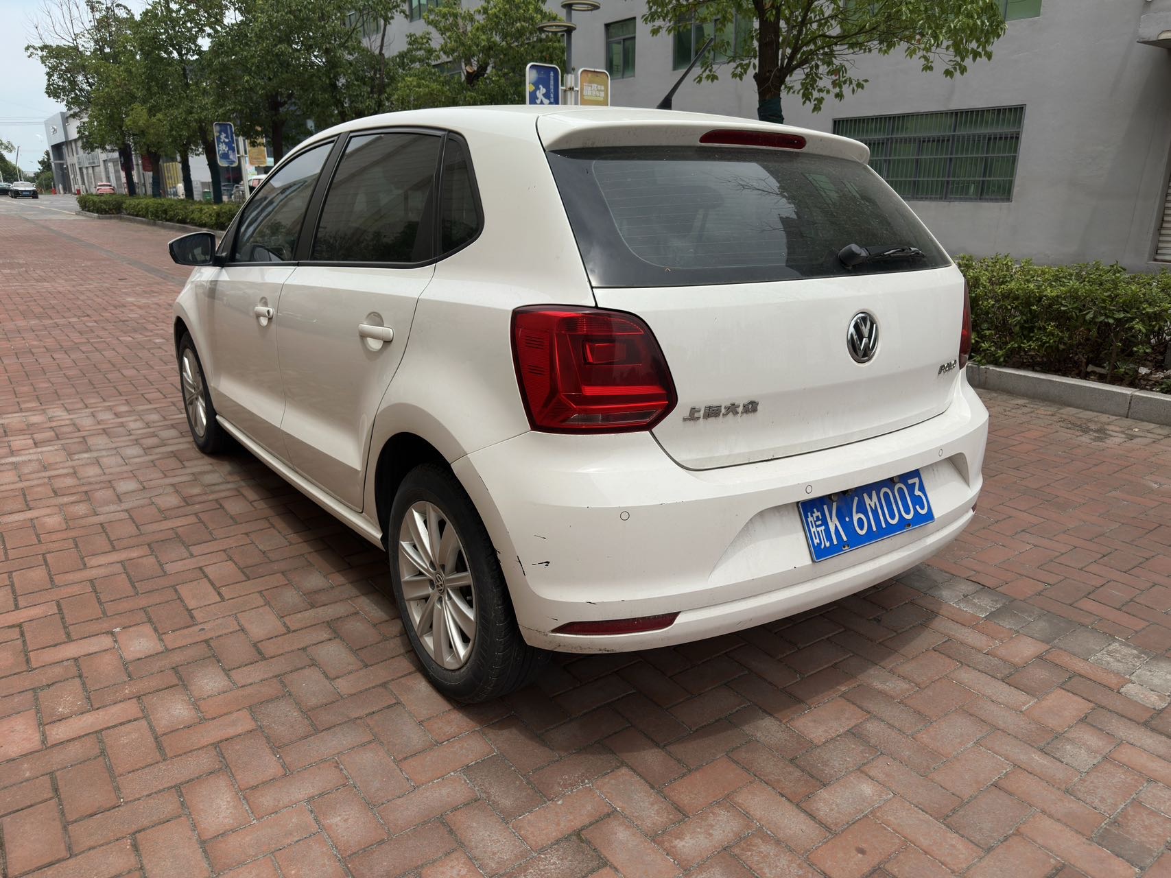Volkswagen Polo 2015 car image #6