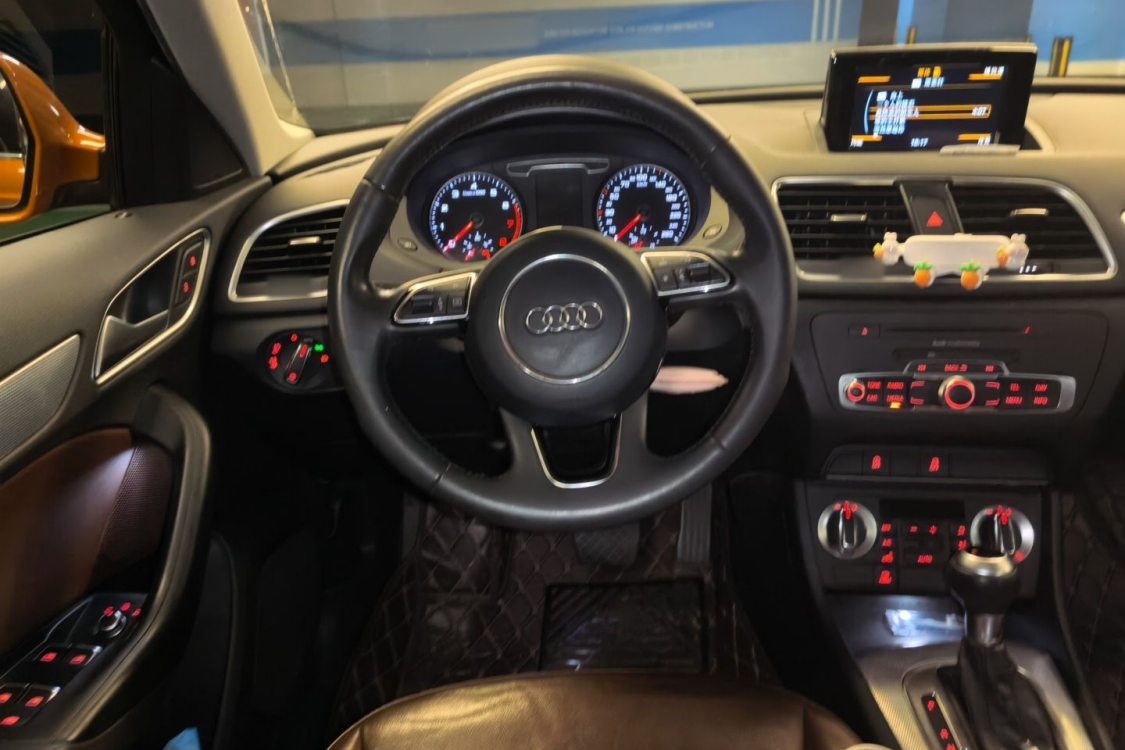 Audi Q3 2016 car image #22