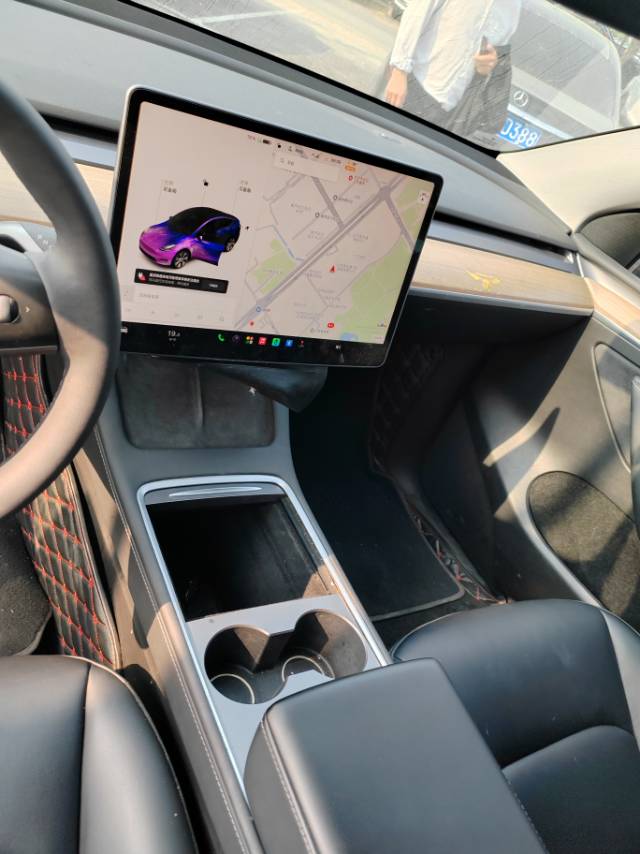 Tesla Model Y 2021 صورة سيارة #4