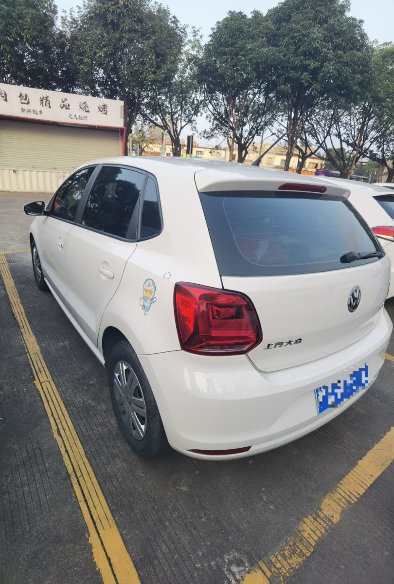 Volkswagen Polo 2016 car image #3