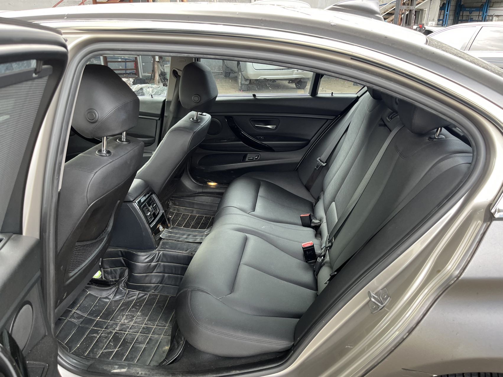 BMW 3 Series 2017 #9 BMW 3 Series 2017 car image #9