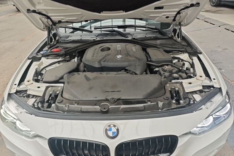 BMW 3 Series 2018 #20 BMW 3 Series 2018 car image #20