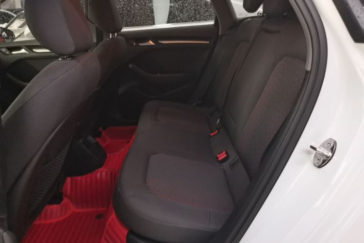 Audi A3 2018 car image #17