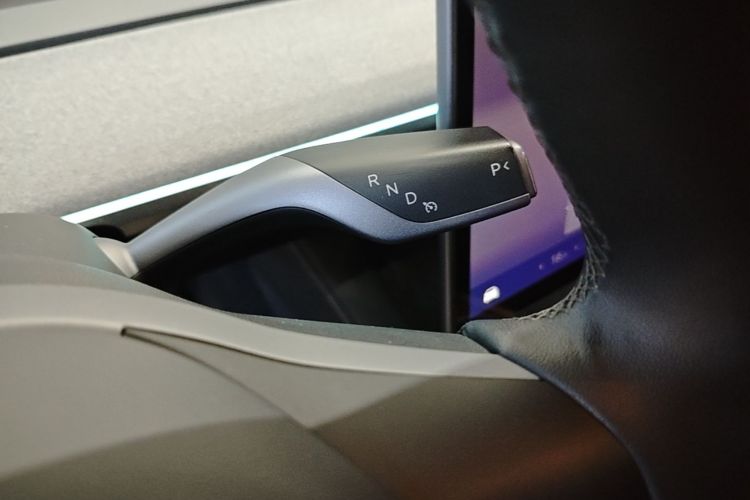Tesla Model Y 2024 #18 Tesla Model Y 2024 car image #18
