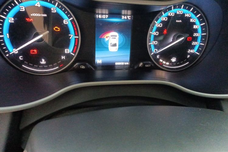 GEELY Emgrand 2019 car image #10