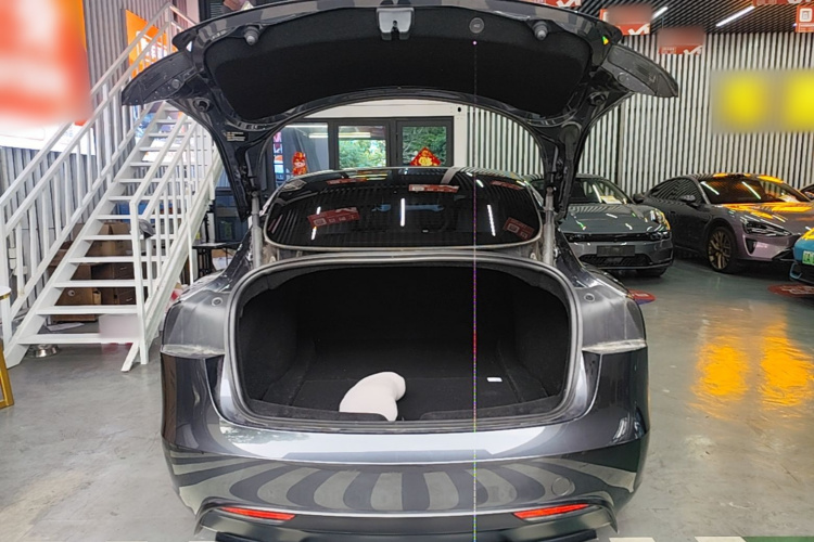 Tesla Model 3 2024 car image #19