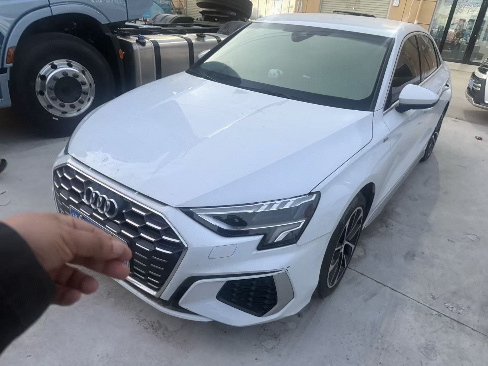 2022 immagine di auto 