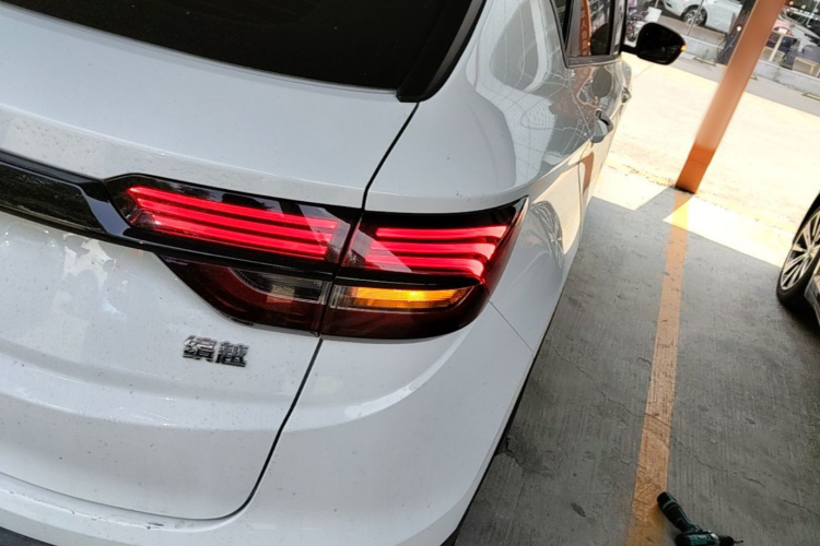 GEELY Coolray 2025 #8 GEELY Coolray 2025 car image #8