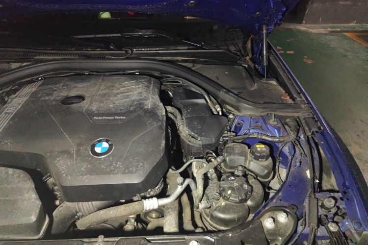 BMW 3 Series 2020 car image #25