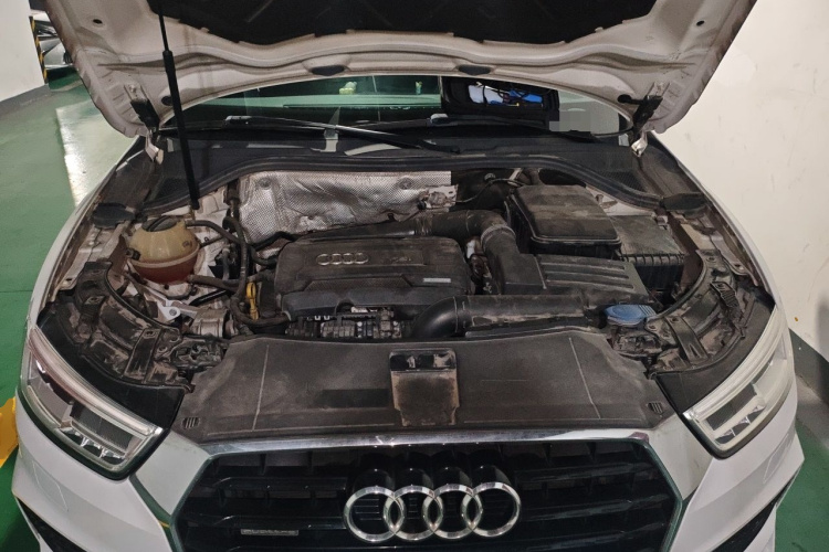 Audi Q3 2018 immagine di auto #22