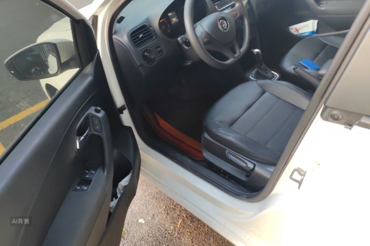 Volkswagen Polo 2018 car image #18