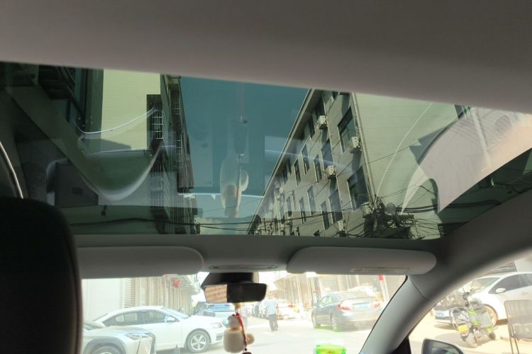 Tesla Model 3 2024 car image #16