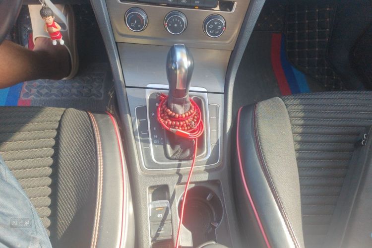 Volkswagen Golf 2016 car image #16