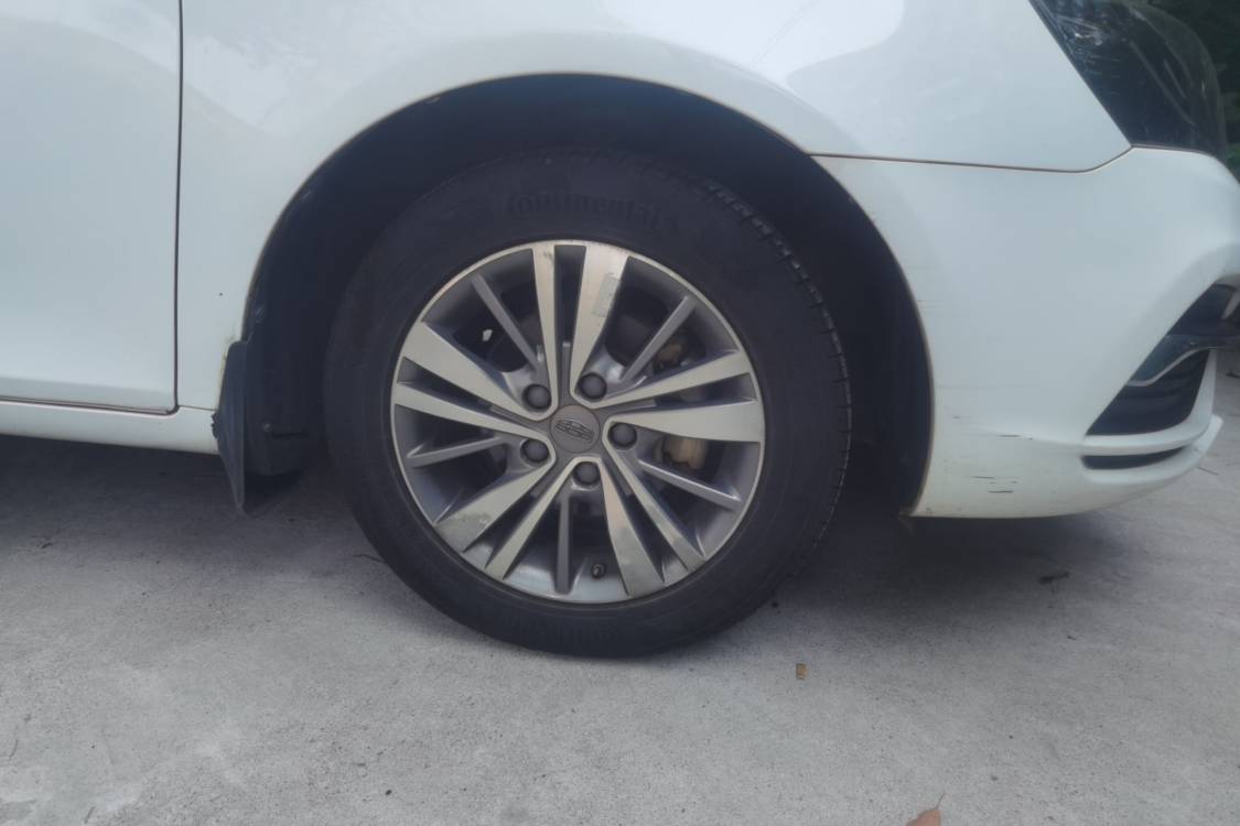 GEELY Emgrand 2019 car image #9