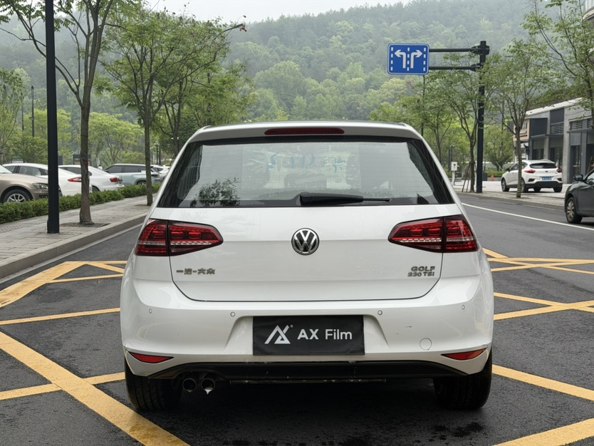 Volkswagen Golf 2017 car image #4
