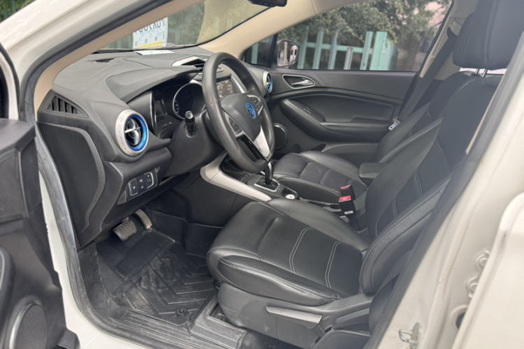 BYD Yuan New Energy 2019 car image #20