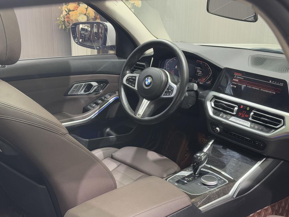 BMW 3 Series 2021 car image #12
